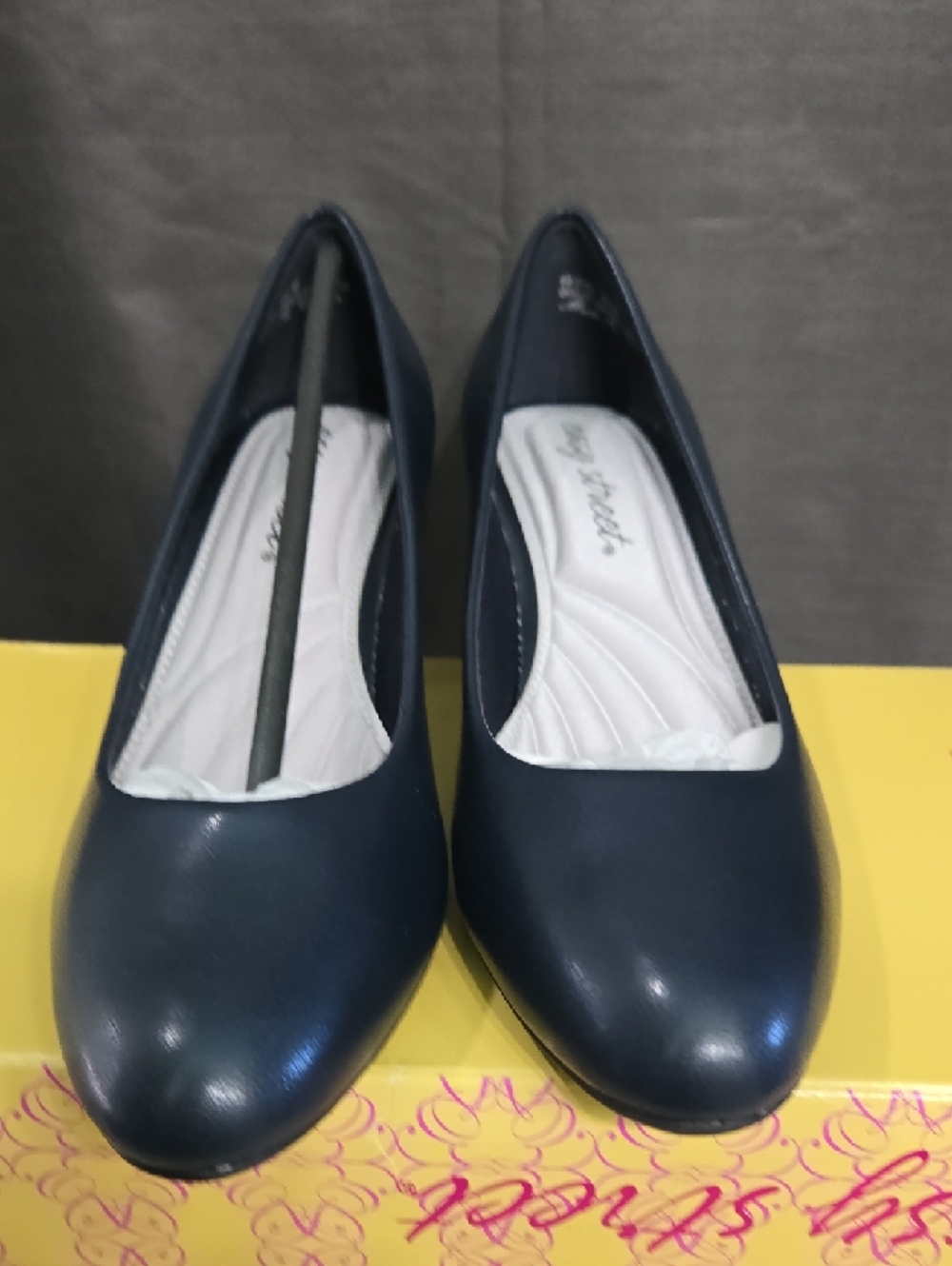 Navy Round-Toe Heels - Picture 5 of 11